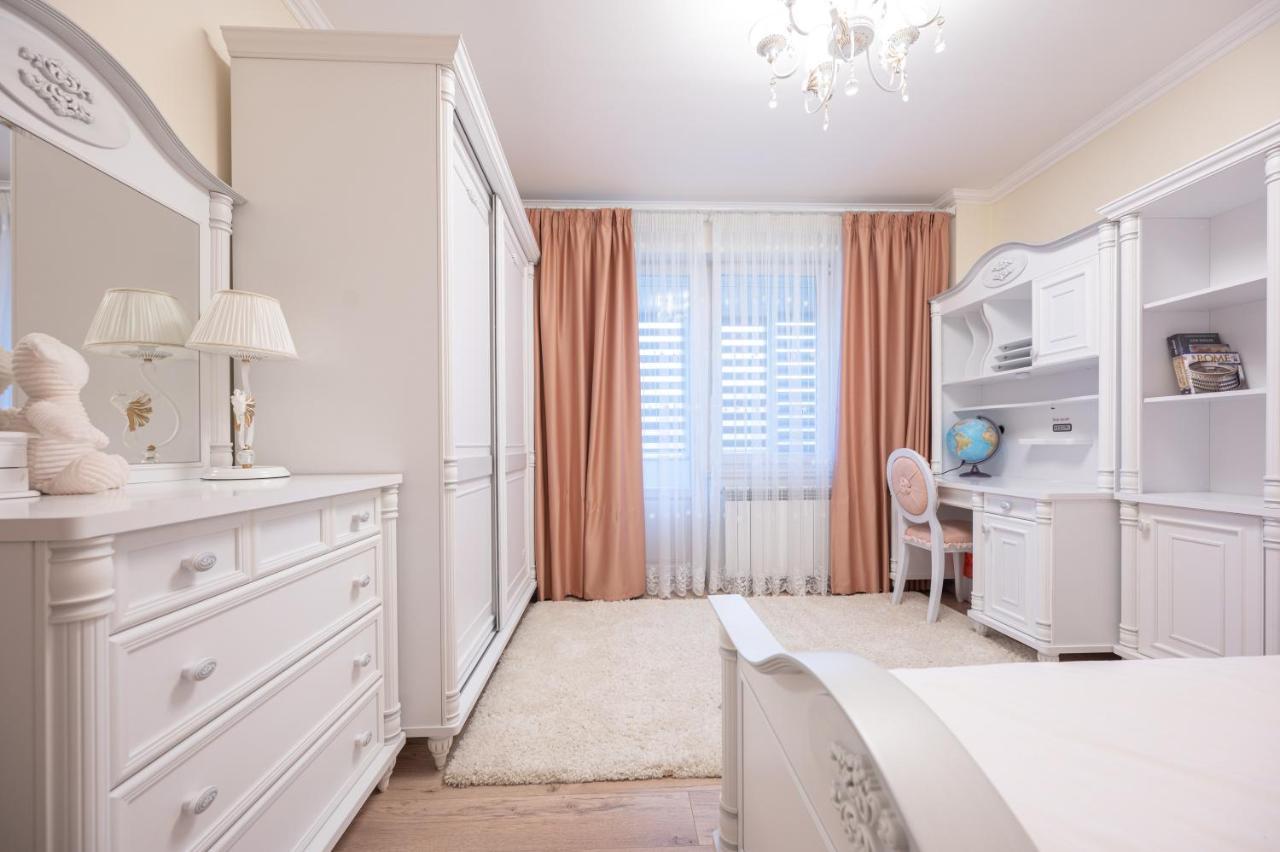 Dragos Flat Oradea Exterior foto